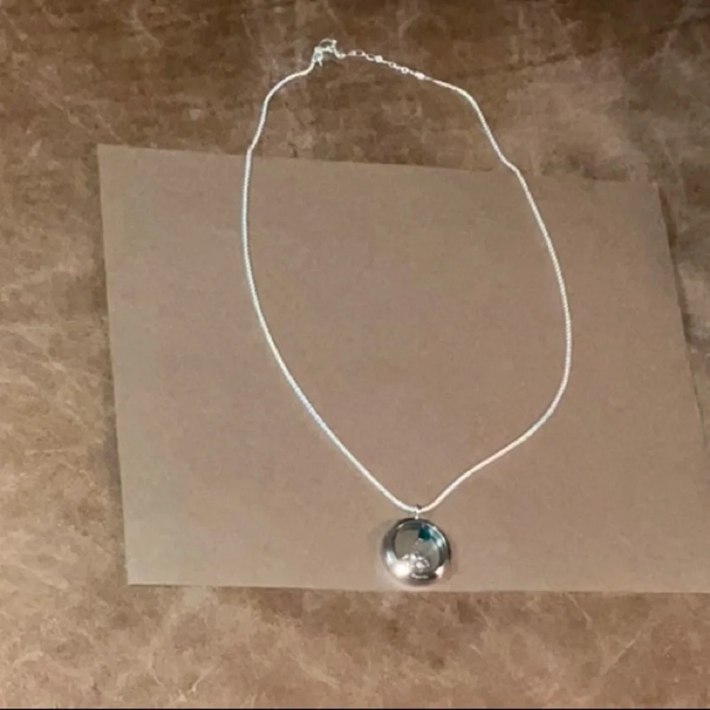 Origami Owl Silver Tone Chain and Blue Stoned Pendant With Three Interior Charms - Picture 7 of 11